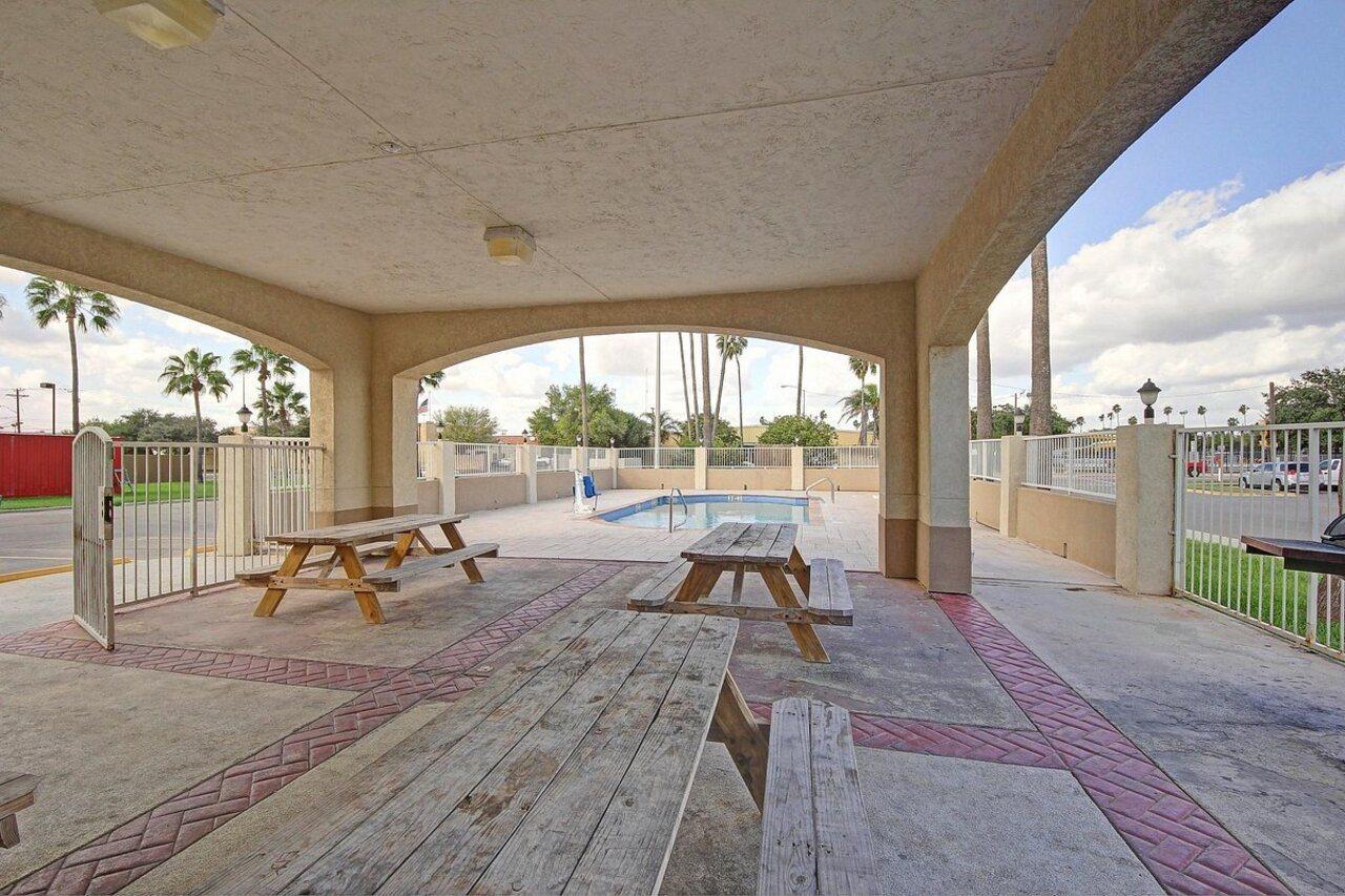 Motel 6-Edinburg, Tx Bagian luar foto