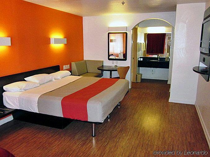 Motel 6-Edinburg, Tx Bagian luar foto