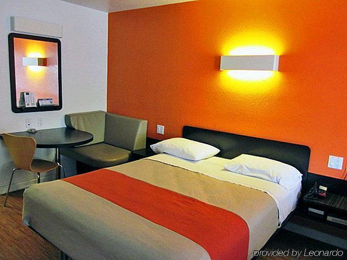 Motel 6-Edinburg, Tx Bagian luar foto