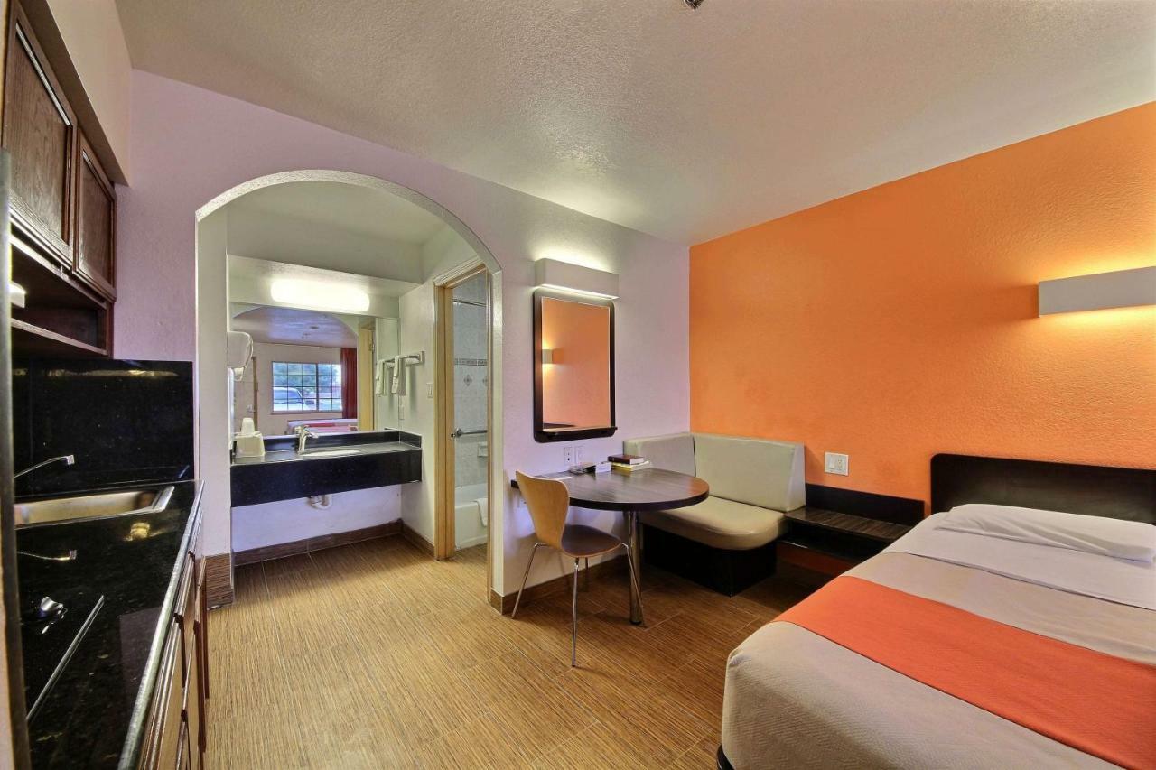 Motel 6-Edinburg, Tx Bagian luar foto