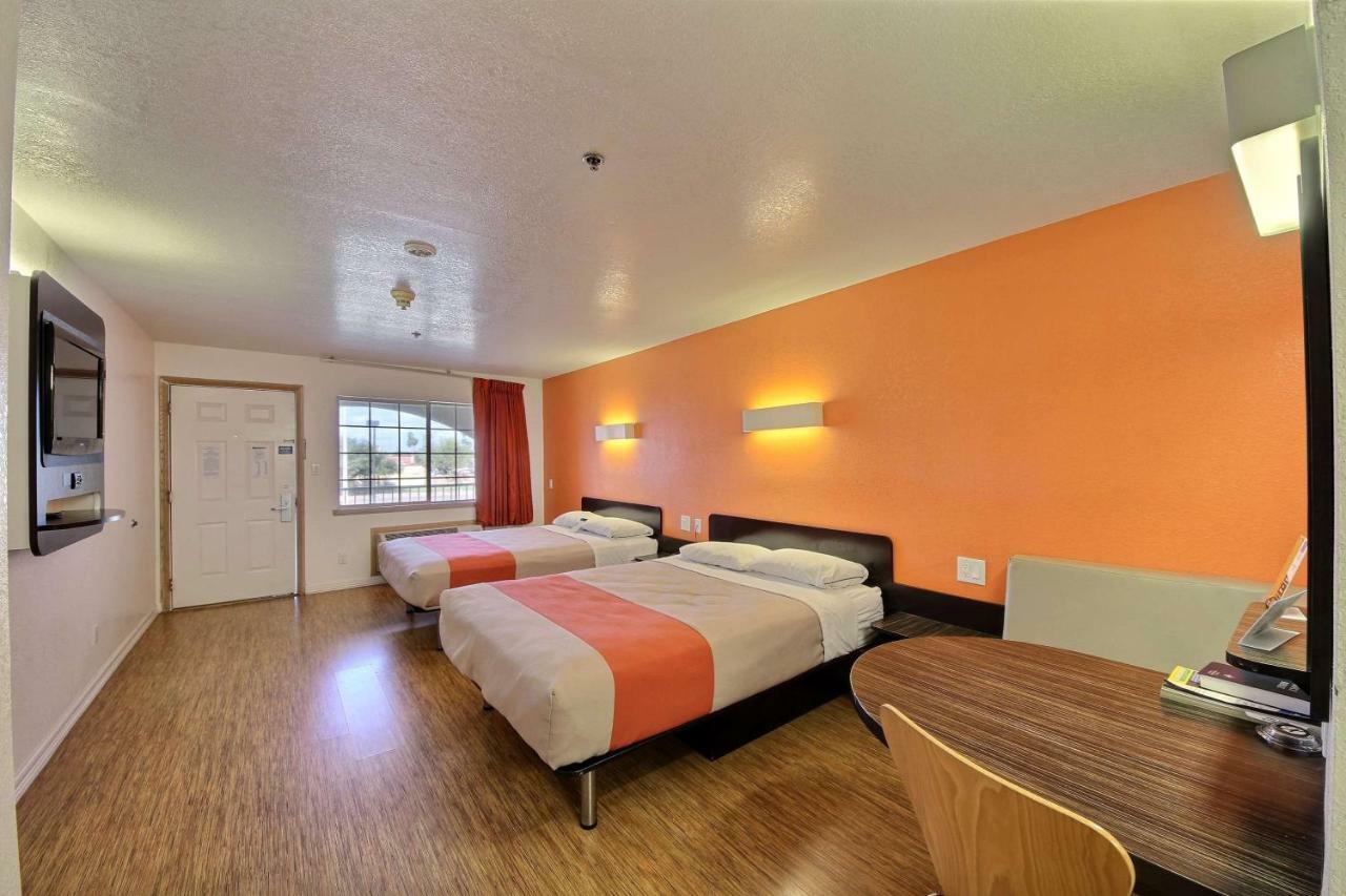 Motel 6-Edinburg, Tx Bagian luar foto