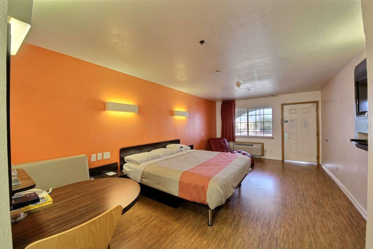 Motel 6-Edinburg, Tx Bagian luar foto