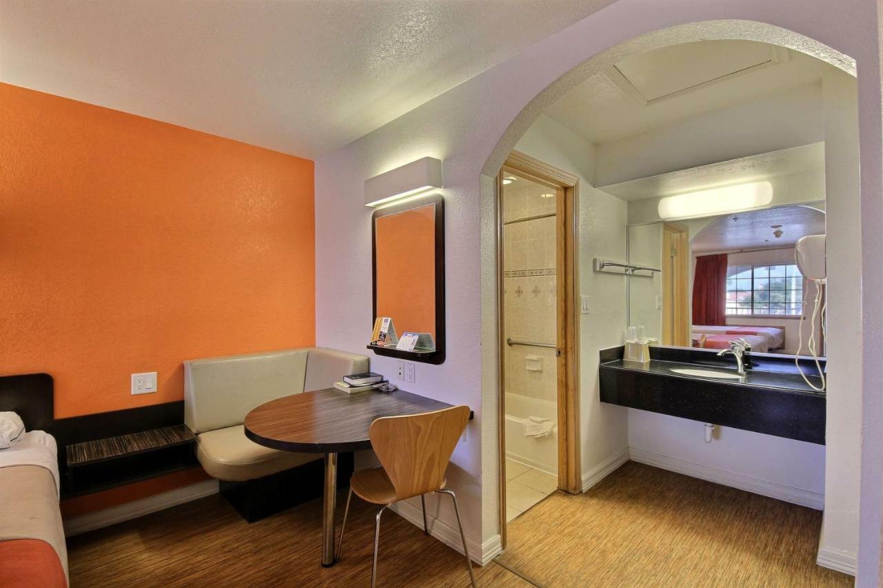 Motel 6-Edinburg, Tx Bagian luar foto