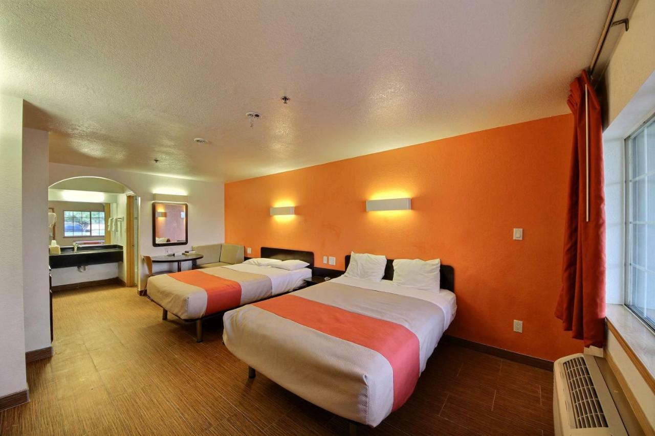 Motel 6-Edinburg, Tx Bagian luar foto