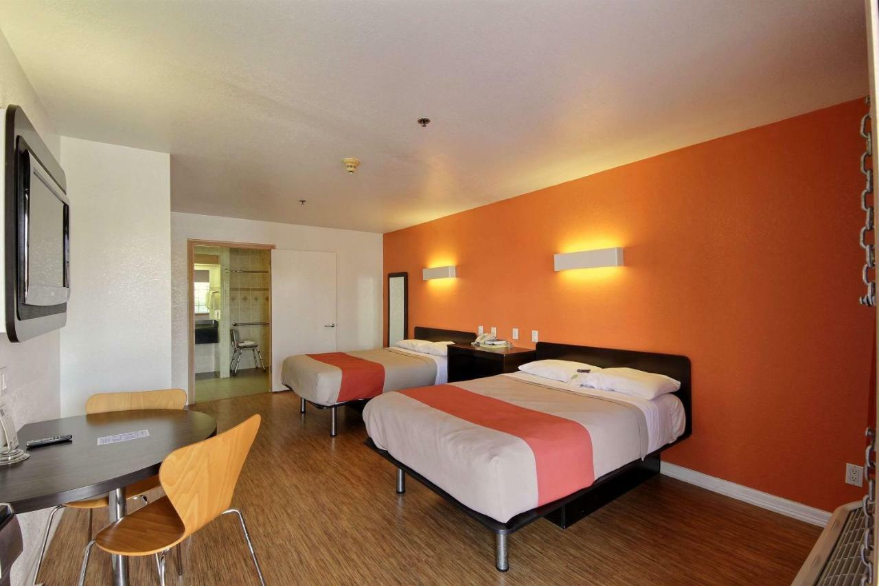 Motel 6-Edinburg, Tx Bagian luar foto