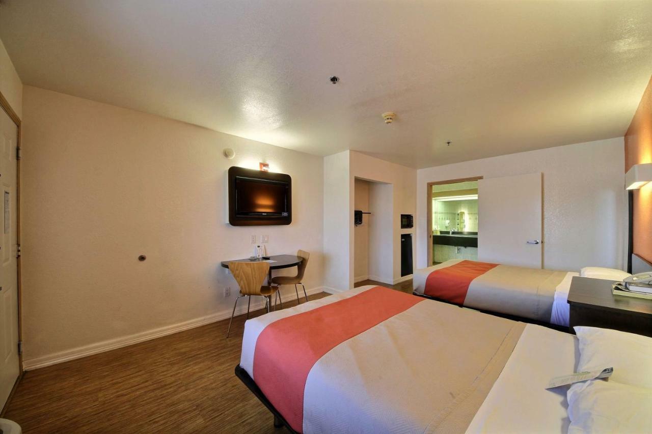 Motel 6-Edinburg, Tx Bagian luar foto